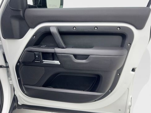 Used 2025 Land Rover Defender 110 S AWD/4WD image 46