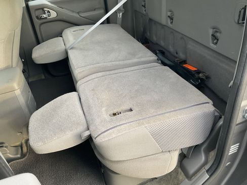 Used 2018 Nissan Frontier PRO-4X image 44