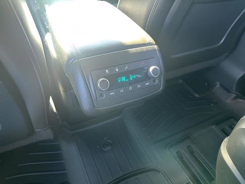 Used 2017 Chevrolet Traverse LT image 21