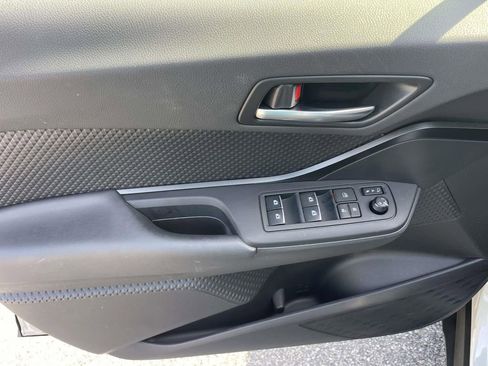 Used 2018 Toyota C-HR XLE FWD image 15