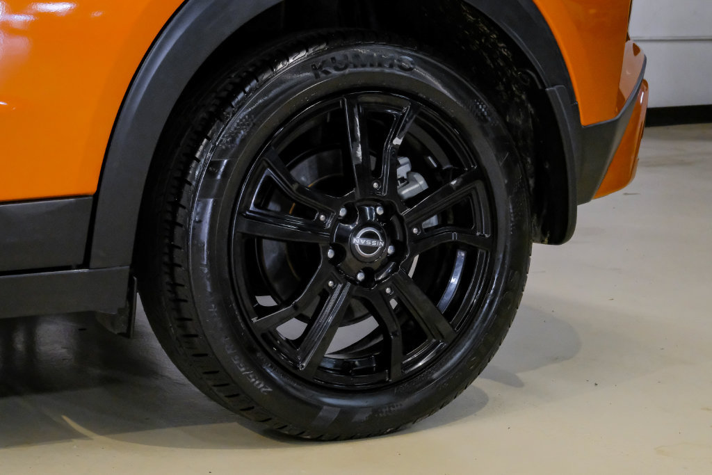Used 2023 Nissan Kicks SR FWD image 72