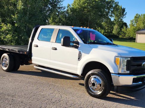 Used 2017 Ford F350 XL w/ XL Value Package image 2