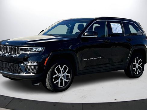 Certified 2024 Jeep Grand Cherokee Limited image 4