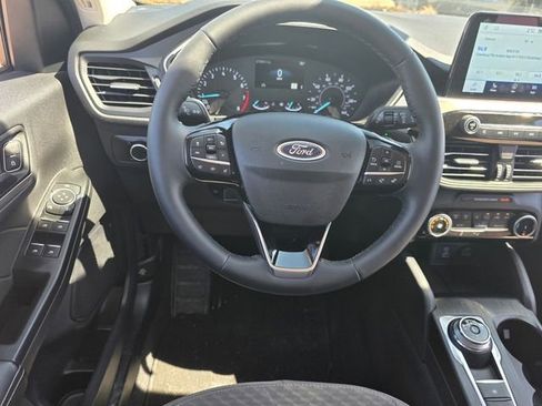 Certified 2022 Ford Escape SE w/ SE Sport Appearance Package AWD/4WD image 8