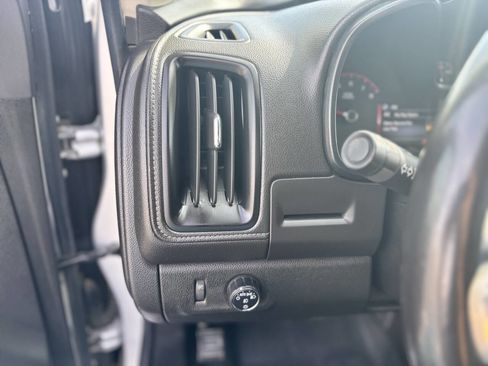 Used 2016 GMC Canyon SLE w/ SLE Convenience Package image 9