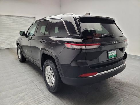 Used 2023 Jeep Grand Cherokee Laredo RWD image 5
