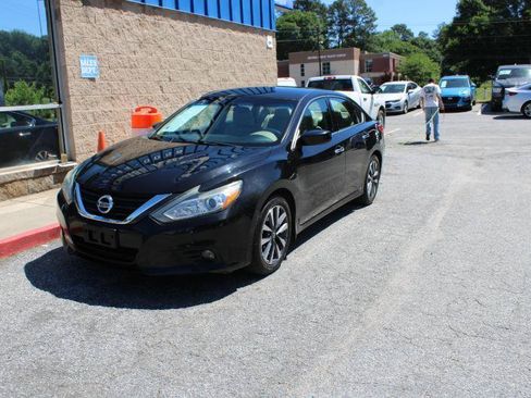 Used 2017 Nissan Altima 2.5 SV FWD image 3