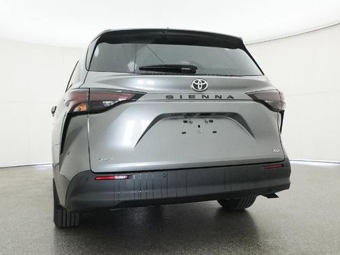 New 2026 Toyota Sienna XLE FWD image 22