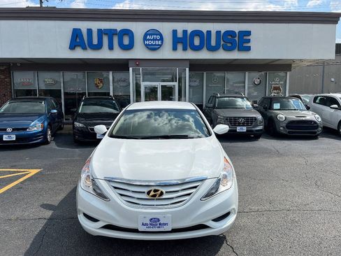 Used 2011 Hyundai Sonata GLS FWD image 2