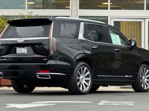 Used 2023 Cadillac Escalade Premium Luxury Platinum image 4