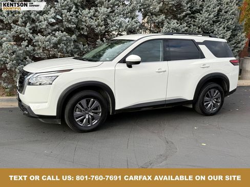 Used 2025 Nissan Pathfinder SV image 1
