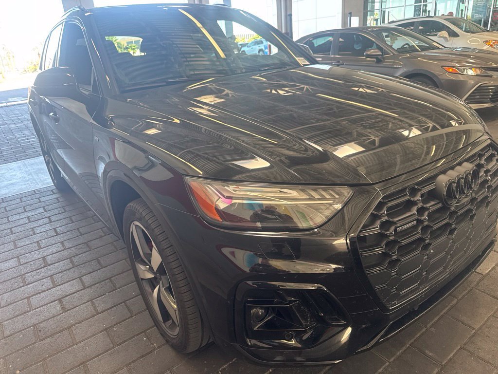 Used 2024 Audi Q5 2.0T Prestige w/ Prestige Package AWD/4WD image 2