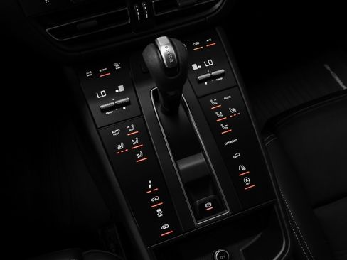 Certified 2024 Porsche Macan GTS w/ GTS Sport Package AWD/4WD image 46