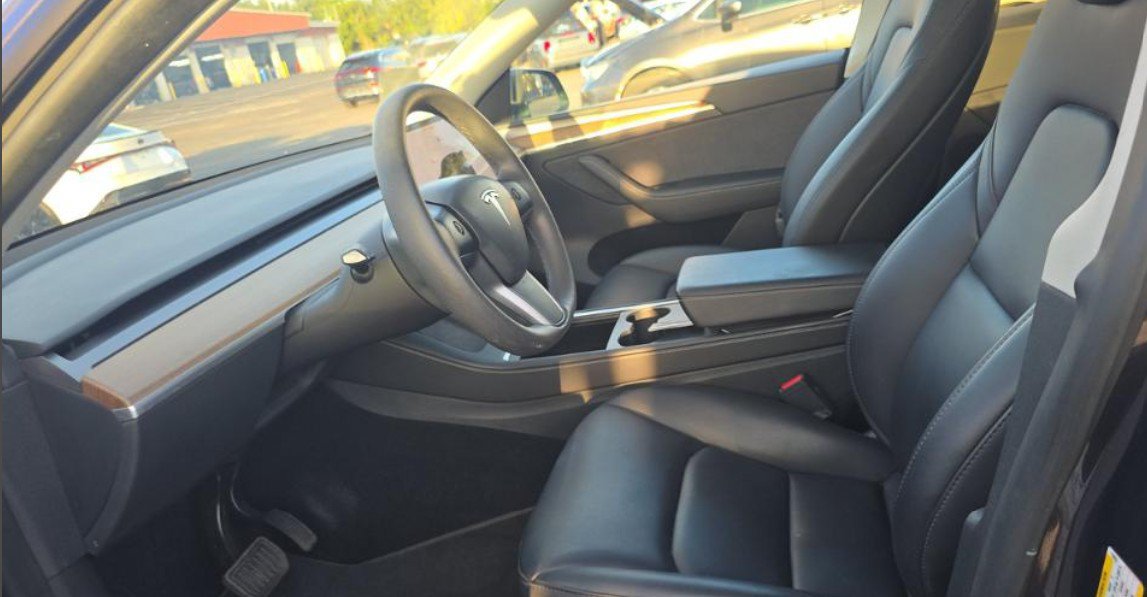 Used 2024 Tesla Model Y Long Range RWD image 4