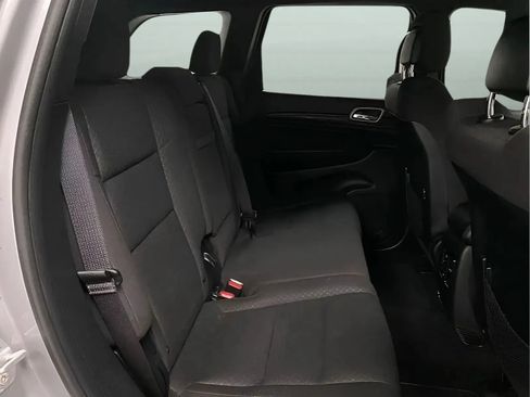 Used 2021 Jeep Grand Cherokee Laredo RWD image 12