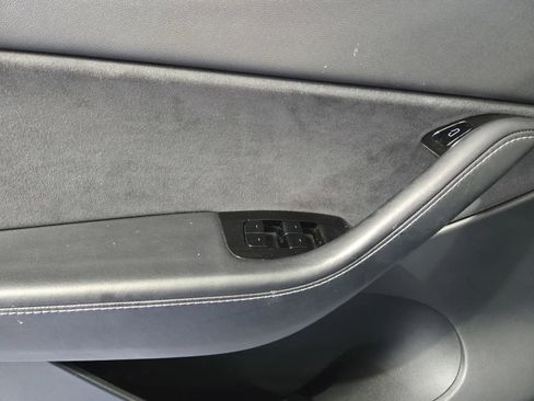 Used 2021 Tesla Model Y 2WD image 13