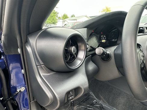 Used 2025 Subaru BRZ tS RWD image 41