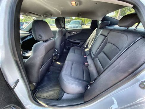 Used 2018 Chevrolet Malibu LT FWD image 23