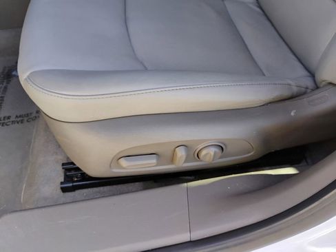 Used 2018 Chevrolet Malibu Premier w/ Premier Sun and Wheel Package image 23