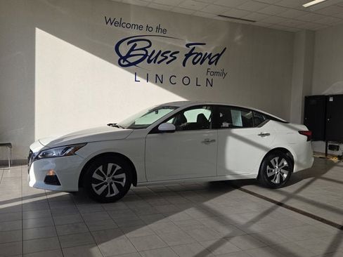 Used 2020 Nissan Altima 2.5 S image 1