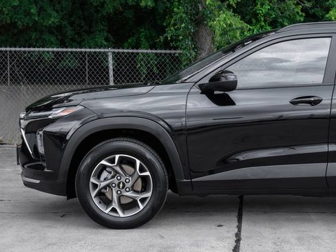 Used 2024 Chevrolet Trax LT w/ Driver Confidence Package FWD image 21