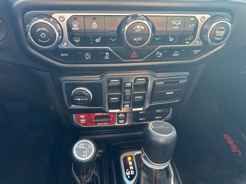 Used 2020 Jeep Gladiator Rubicon image 4