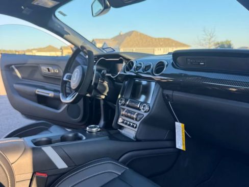 Used 2022 Ford Mustang Shelby GT500 w/ Technology Package image 13