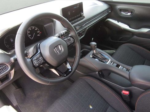 Certified 2025 Honda HR-V Sport image 15
