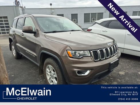 Used 2017 Jeep Grand Cherokee Laredo w/ Quick Order Package 23E AWD/4WD image 1