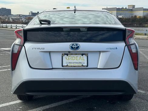 Used 2016 Toyota Prius Three Touring image 5