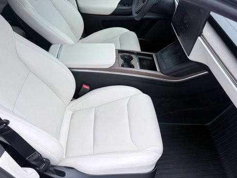 Used 2023 Tesla Model X AWD/4WD image 59