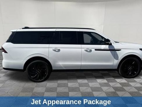 Used 2025 Lincoln Navigator L Reserve w/ Jet Appearance Package AWD/4WD image 7