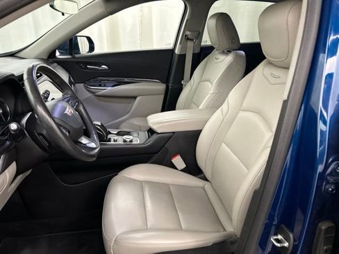 Used 2019 Cadillac XT4 Luxury w/ Cold Weather Package AWD/4WD image 6