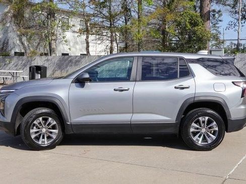 Certified 2025 Chevrolet Equinox LT FWD image 23