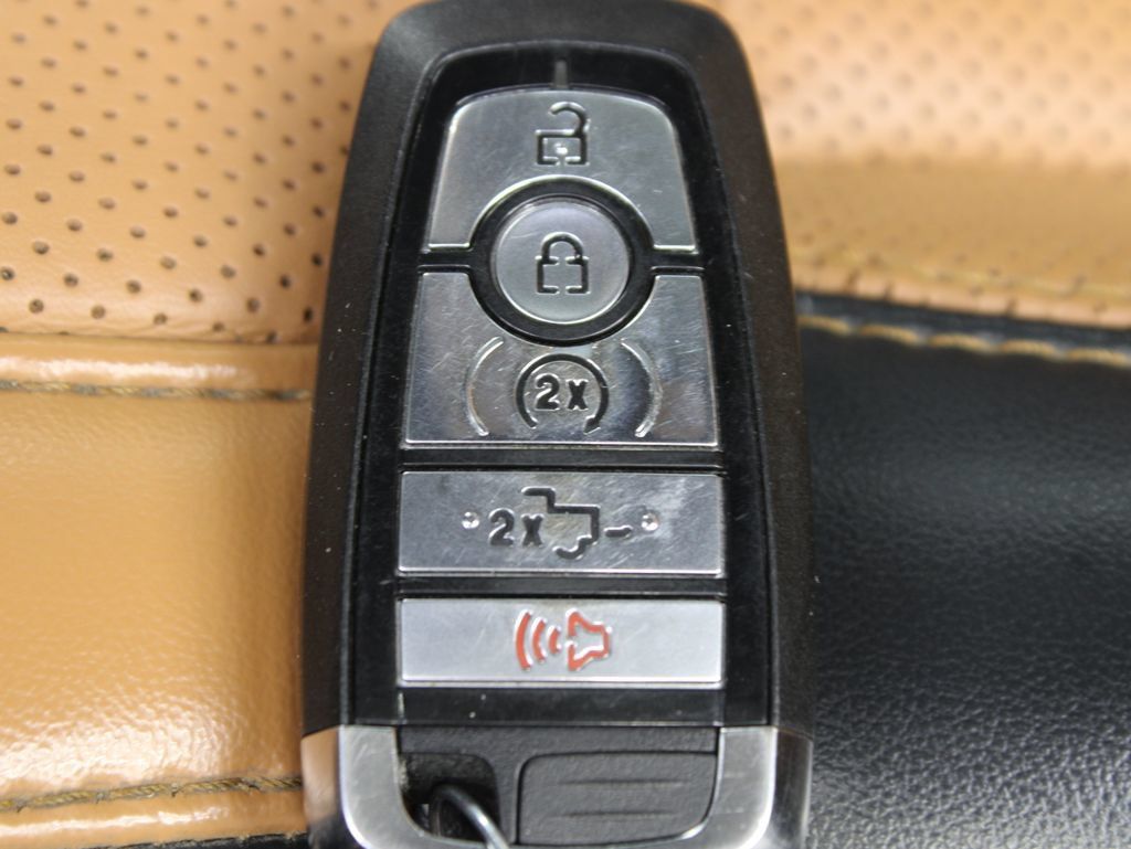 Used 2023 Ford F250 Platinum AWD/4WD image 81