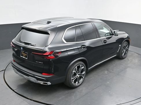 New 2026 BMW X5 xDrive50e w/ Premium Package image 38