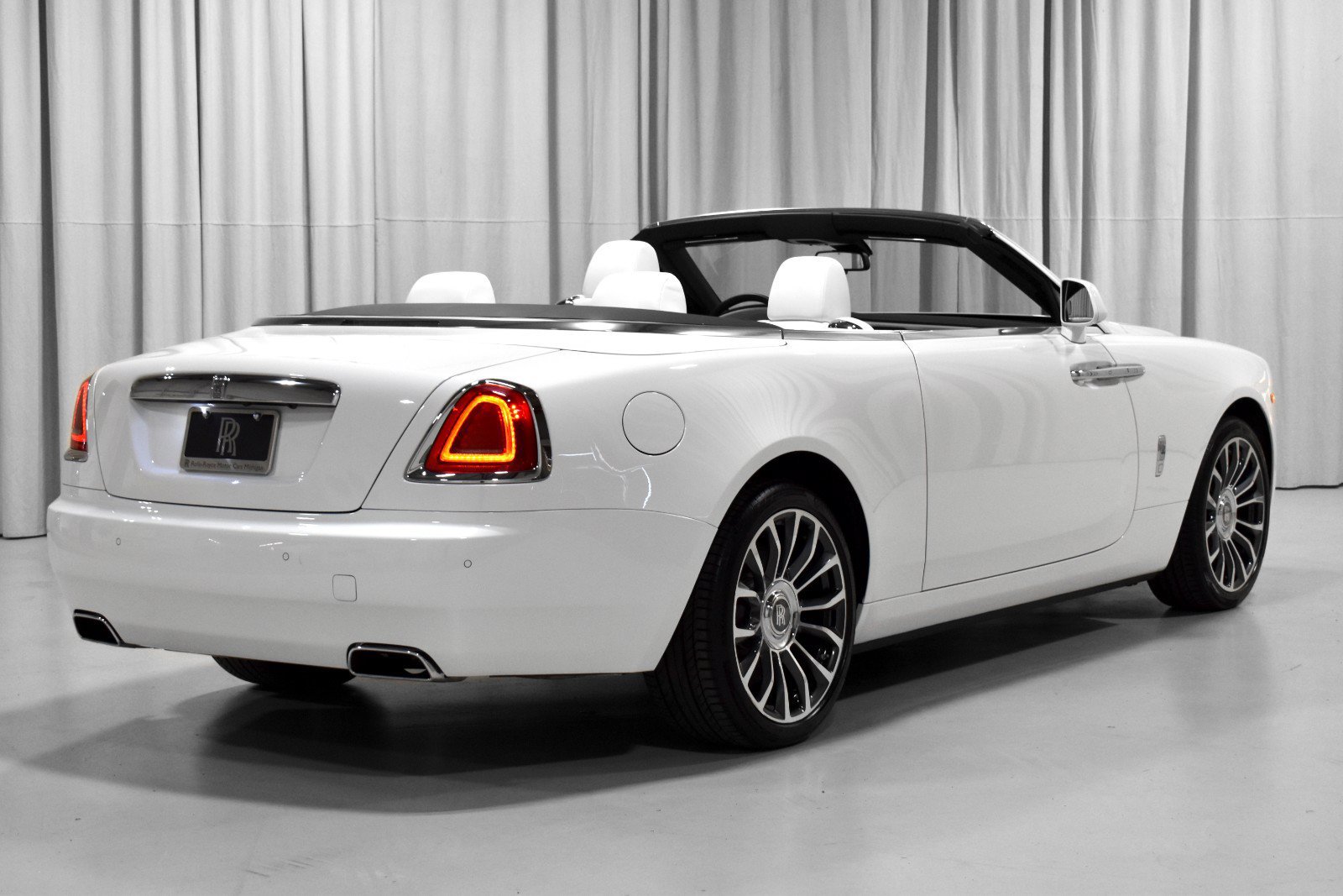 Certified 2020 Rolls-Royce Dawn RWD image 2