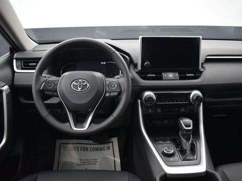 Used 2023 Toyota RAV4 XLE Premium image 16