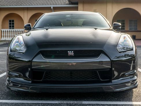 Used 2010 Nissan GT-R Premium AWD/4WD image 13