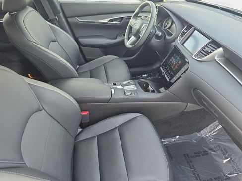 Certified 2025 INFINITI QX50 Luxe image 10