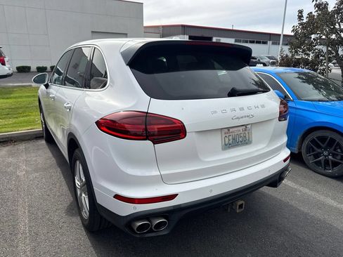 Used 2017 Porsche Cayenne S AWD/4WD image 2