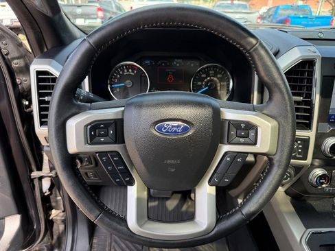 Used 2020 Ford F150 Lariat w/ Equipment Group 502A Luxury AWD/4WD image 16