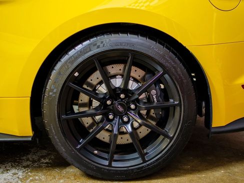 Used 2016 Ford Mustang Shelby GT350 w/ Technology Package image 20