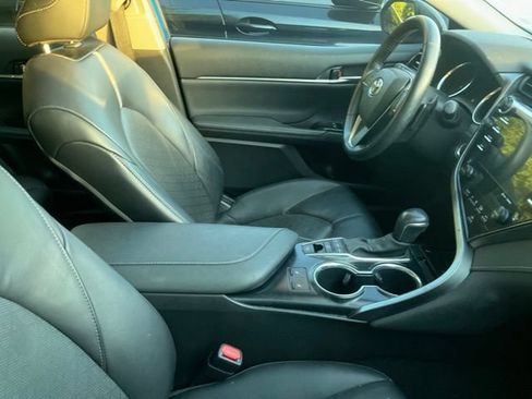 Used 2020 Toyota Camry XSE FWD image 5
