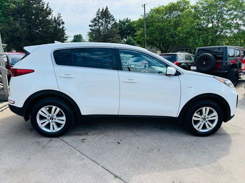 Used 2017 Kia Sportage LX AWD/4WD image 2