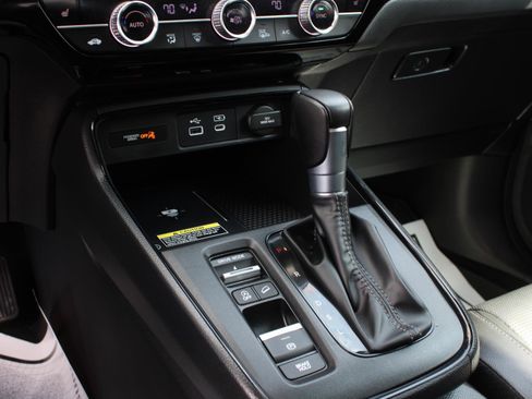 Used 2025 Honda CR-V EX-L image 16