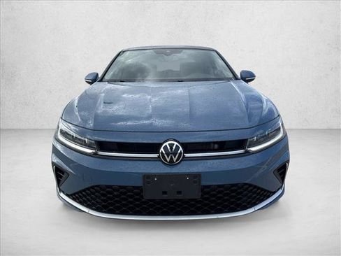Used 2025 Volkswagen Jetta SEL FWD image 2