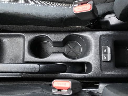 Used 2019 Nissan Kicks SV image 18