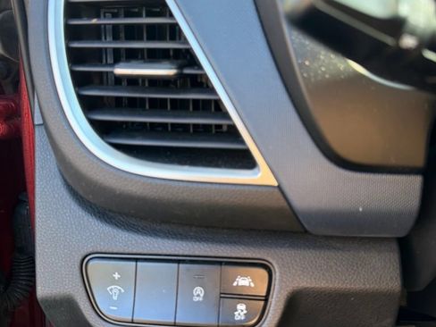 Certified 2021 Kia Seltos S FWD image 17