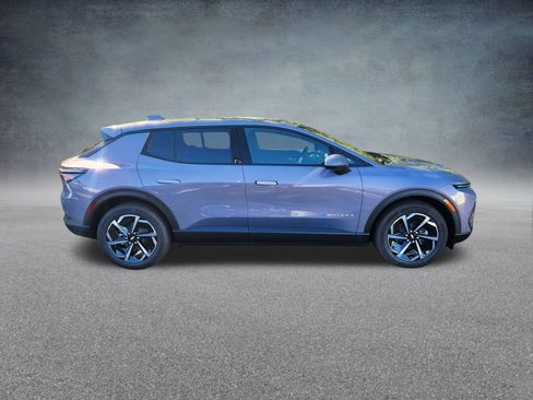 New 2026 Chevrolet Equinox EV LT FWD image 4
